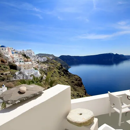 Prime 3* Oia (Santorini)