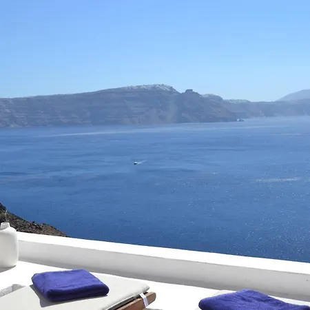 Prime 3* Oia (Santorini)