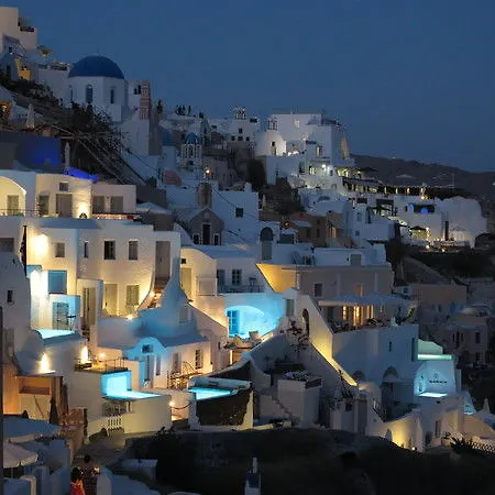 Prime 3* Oia (Santorini)