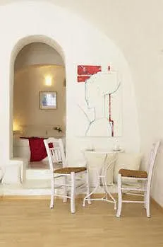 Prime 3* Oia (Santorini)