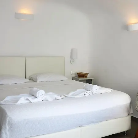 Prime 3* Oia (Santorini)