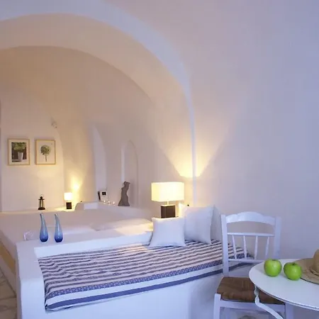 Prime 3* Oia (Santorini)