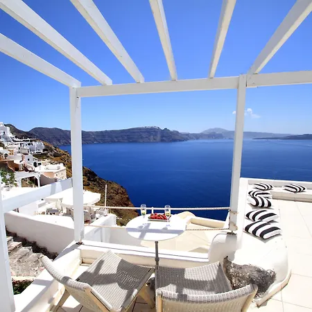 Prime 3* Oia (Santorini)