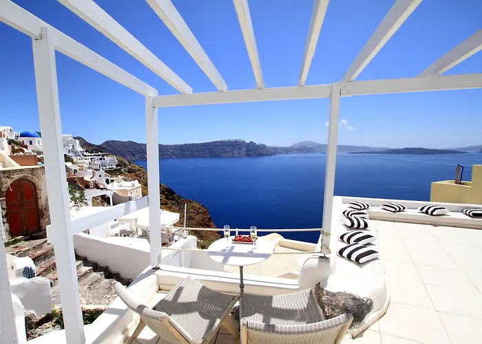 Prime 3* Oia (Santorini)