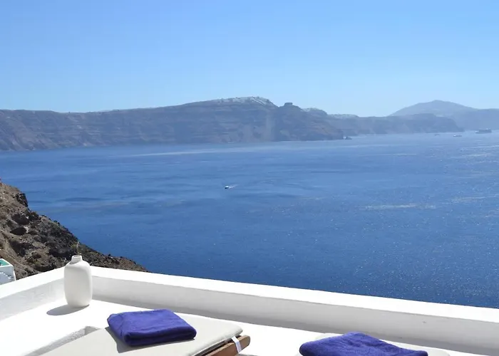 Prime 3* Oia (Santorini)