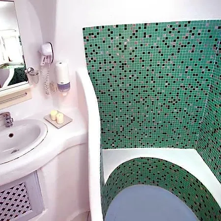 Prime 3* Oia (Santorini)
