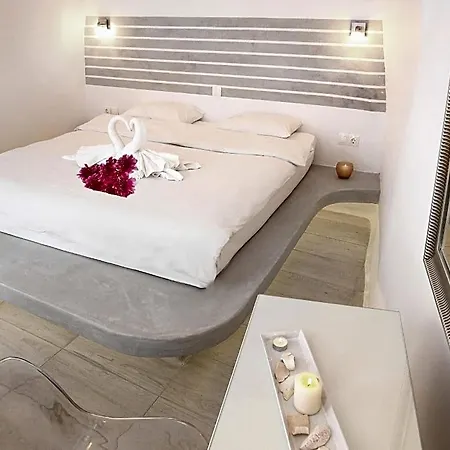 Prime Aparthotel Oia (Santorini)