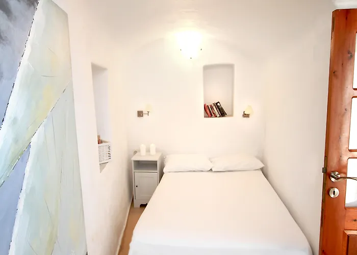 Prime Aparthotel Oia