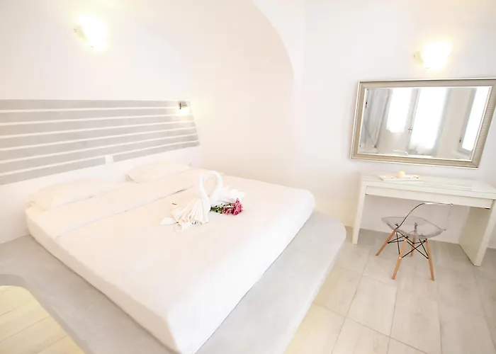 Prime Aparthotel Oia