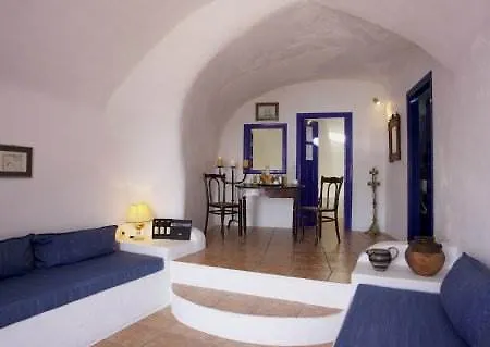 Prime 3* Oia (Santorini)
